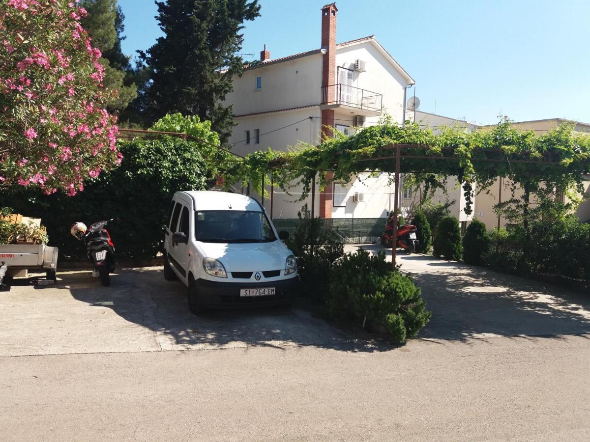 Apartment Viktoria Primosten Luaran gambar